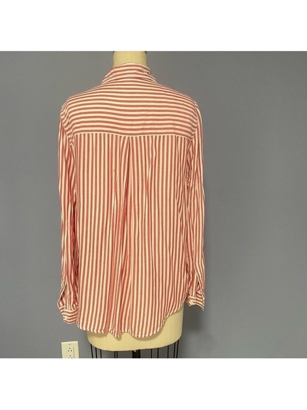 Beach Lunch Lounge White Red Striped Button-Up Shirt Relaxed Fit Small - Picture 6 of 8